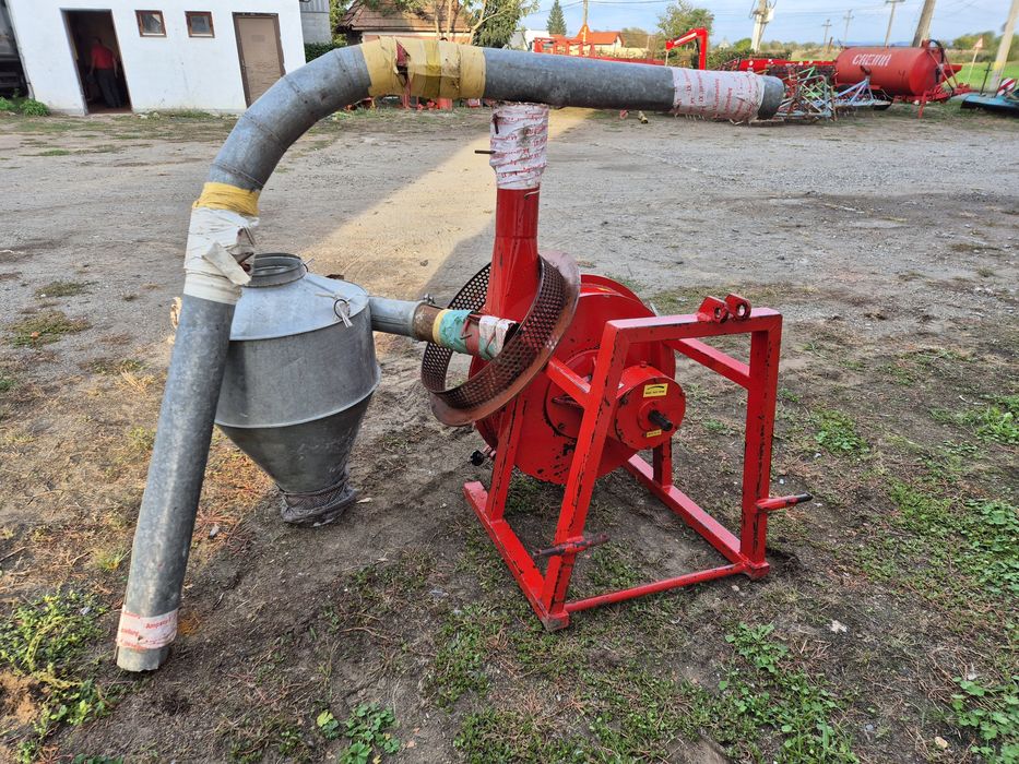 Moara de cereale după tractor