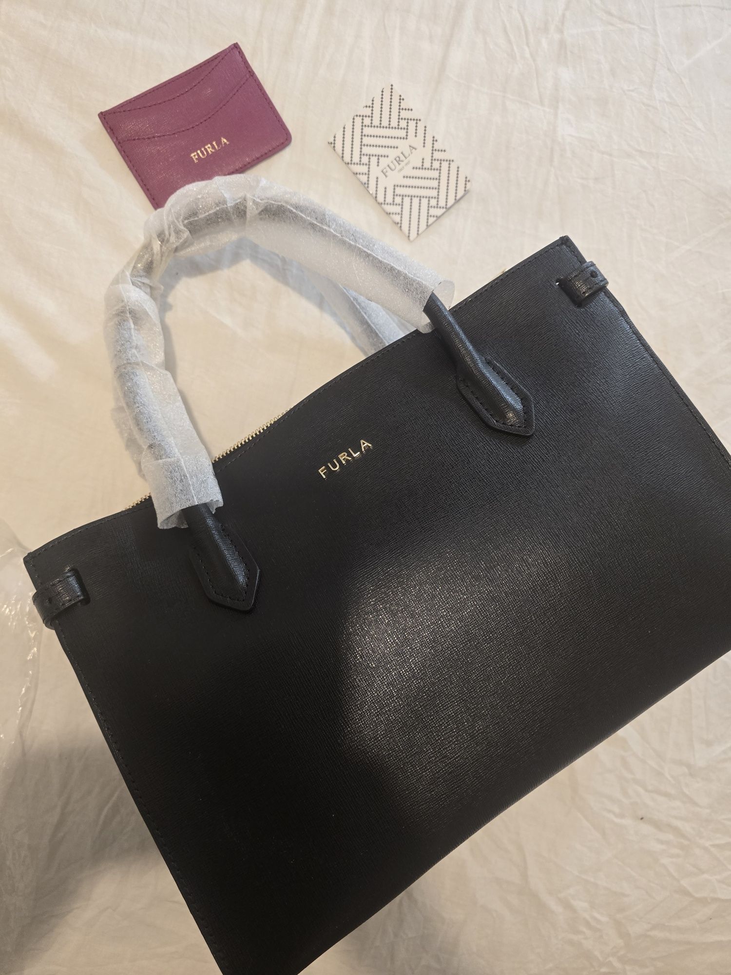 Нова дамска чанта ,,, Furla,,,
