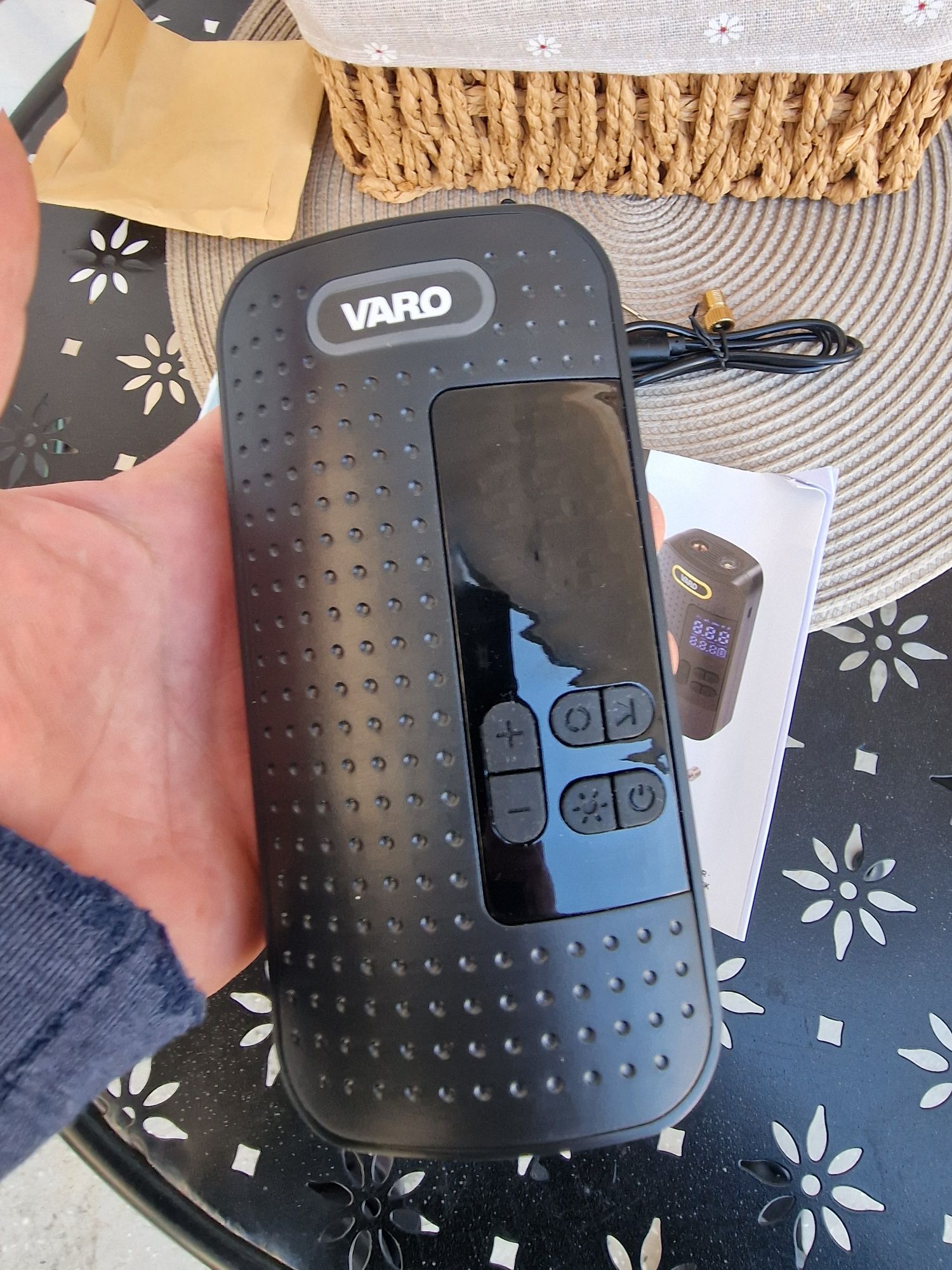 Акумулаторна въздушна помпа varo