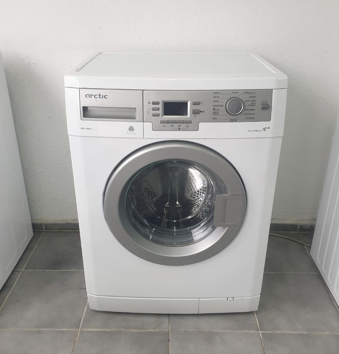 Masina de spălat rufe Arctic.