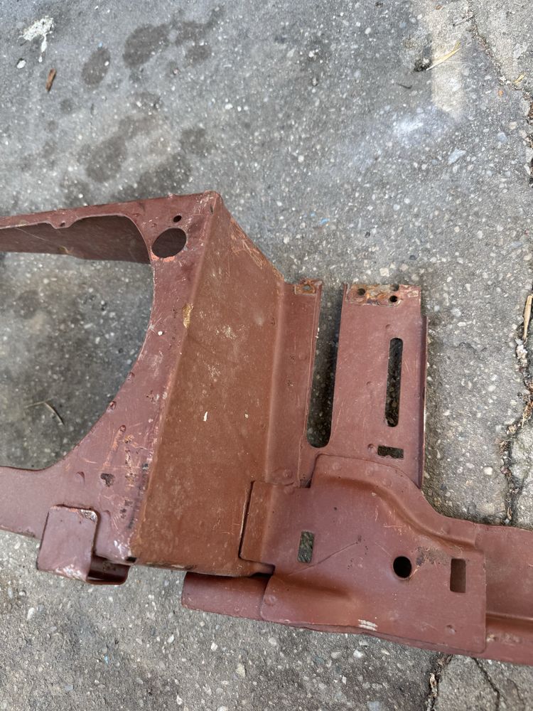 Masca fata dacia 1300 1310 1410