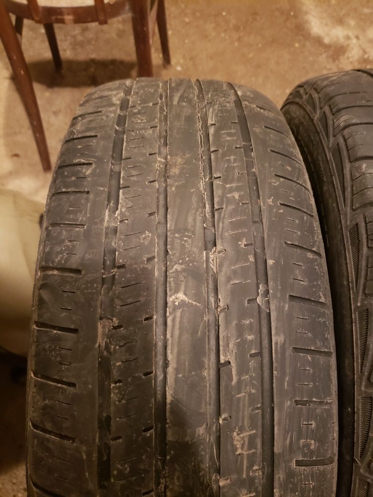 Две непарные шины 235/65r17
