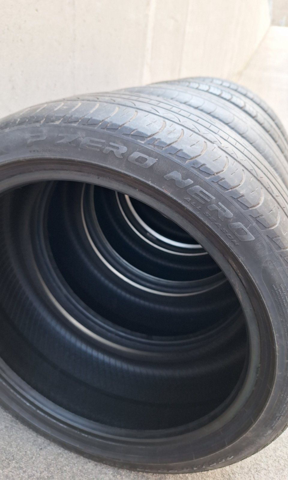 4 броя гуми PIRELLI 255/40R19