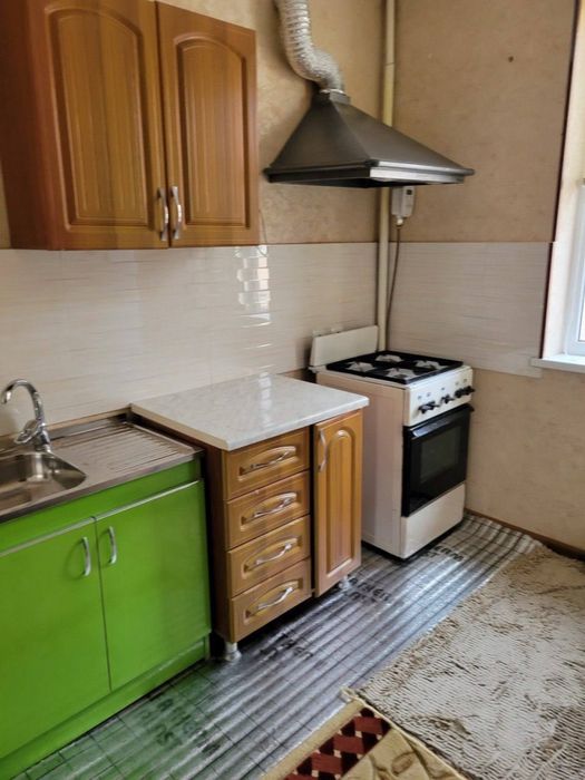 Mindonobod MFY 3 xonali kvartira sotiladi mashina bozor oldida