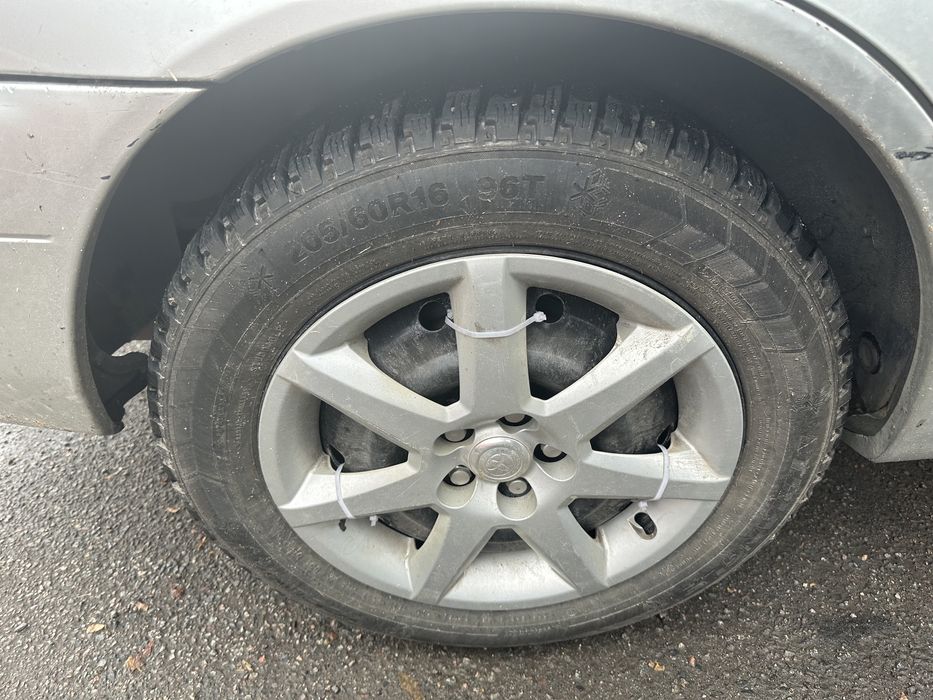 Продам или обмен зимние шины с дисками 5.100