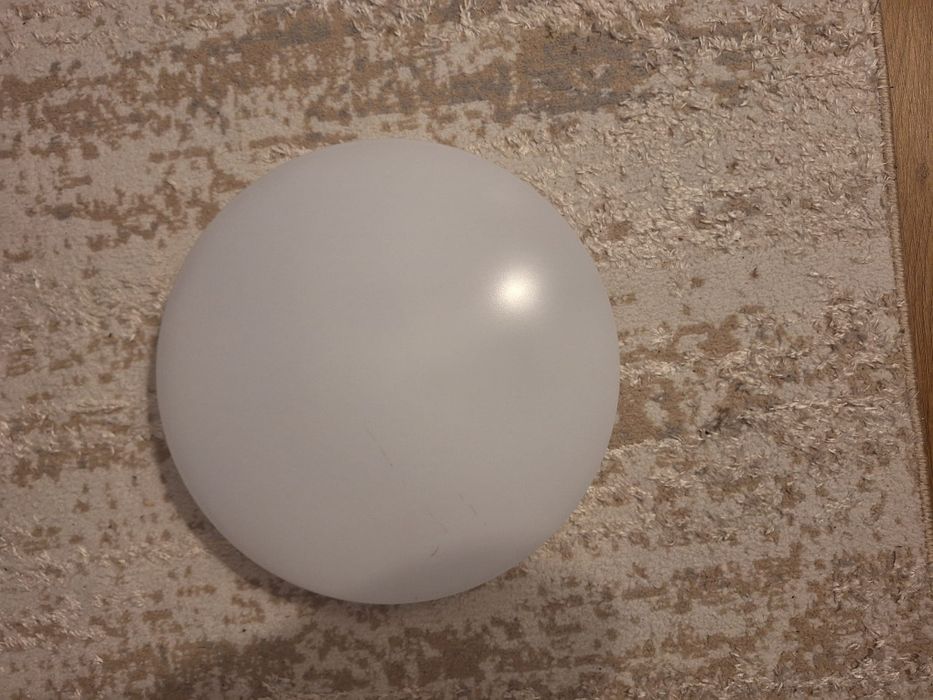 Vând lot de lustre, abajururi toate noi