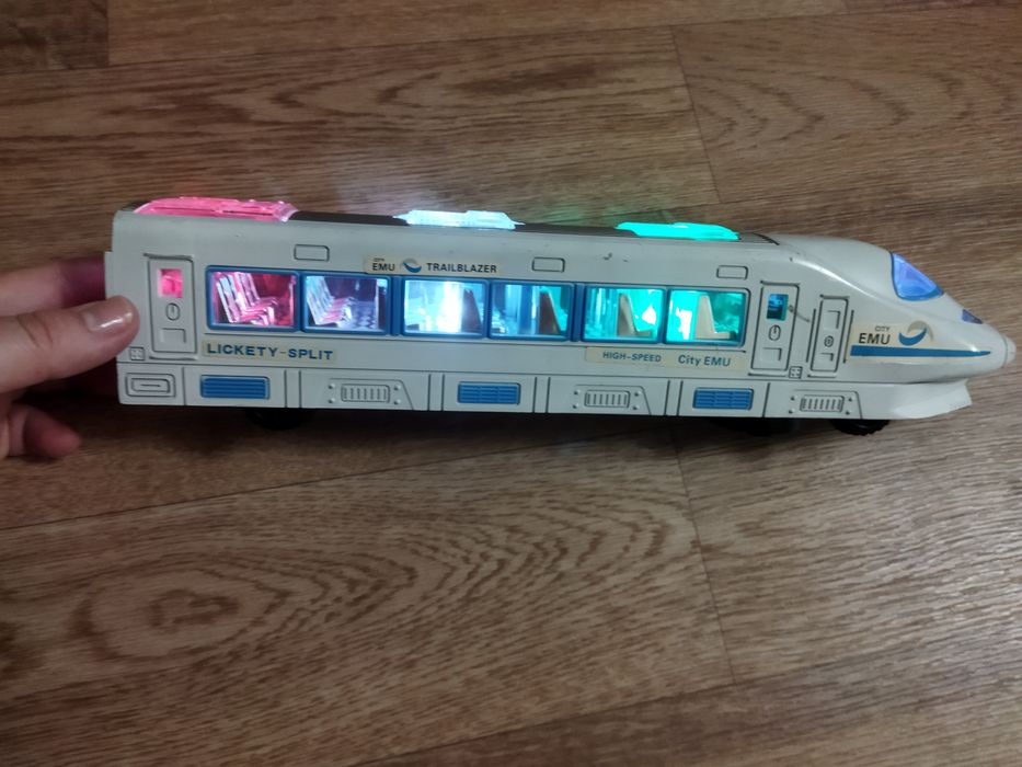 Поезд на батарейках