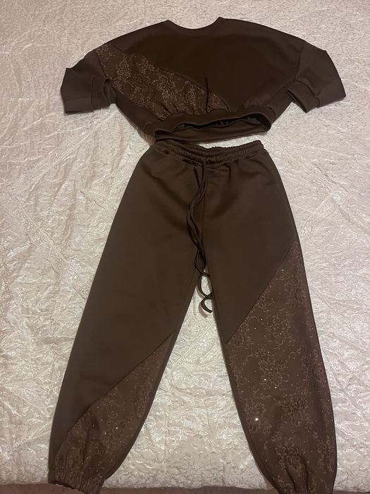 Продавам панталон и блуза