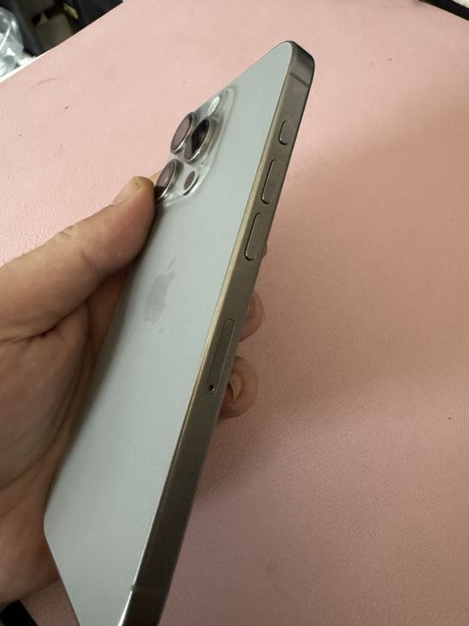 iPhone 15 Pro 256 GB impecabil, fără uzură, baterie 89%