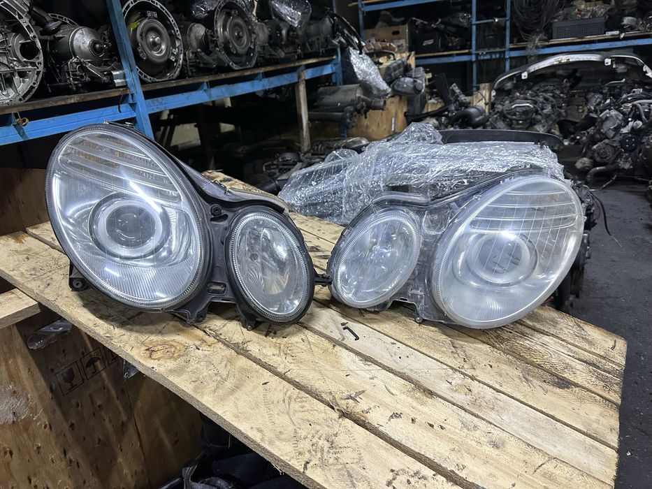 W211 рестайлинг фары левый ксенон крепление сломаный правый галоген