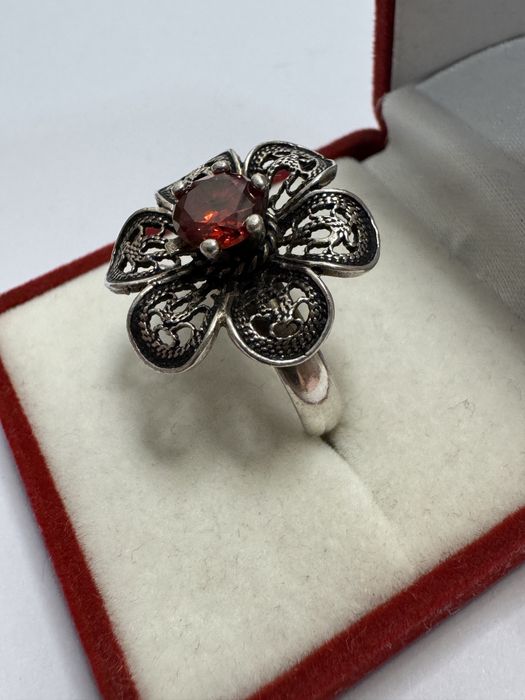 Inel vechi, argint 925 cu gramat. Lucrat filigran