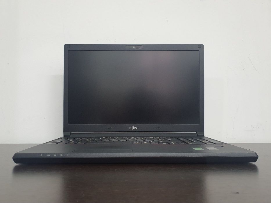 Laptop FUJITSU Lifebook E554 I5 8 GB 256 SSD FULL HD Garantie