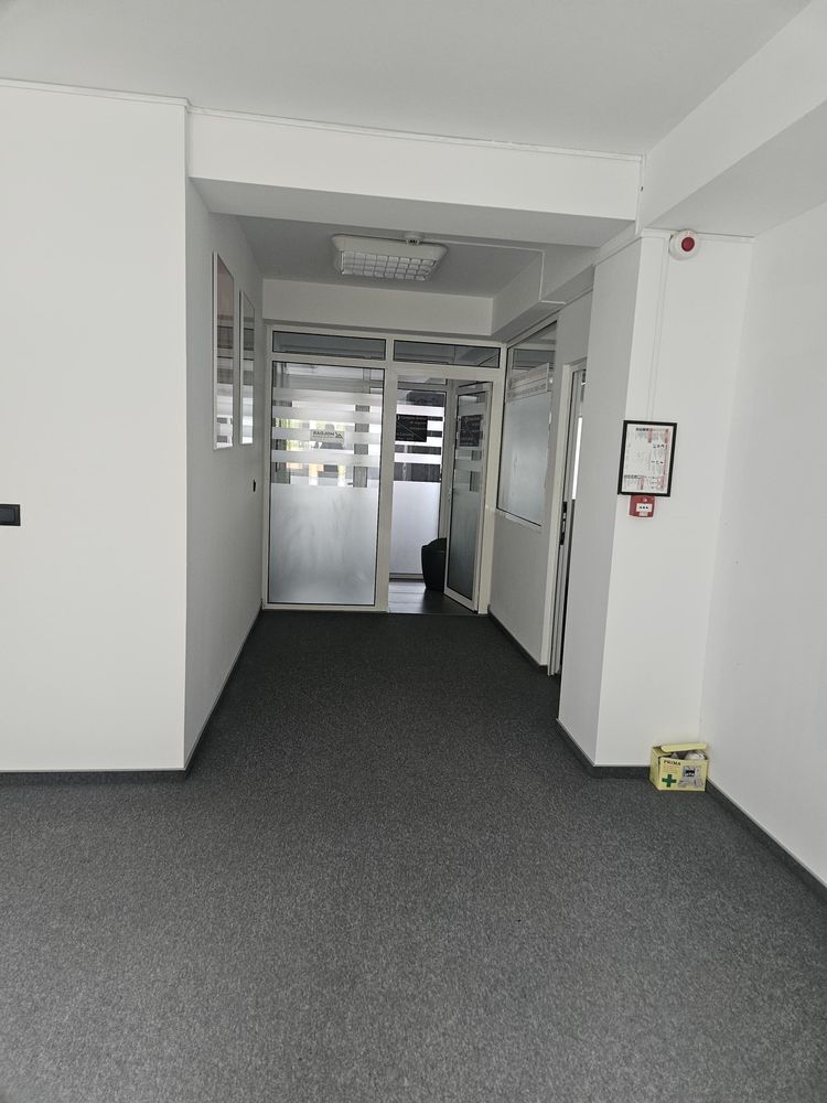 Spatiu cladire de birouri