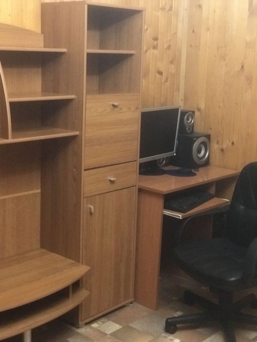 Секция, бюро и стол