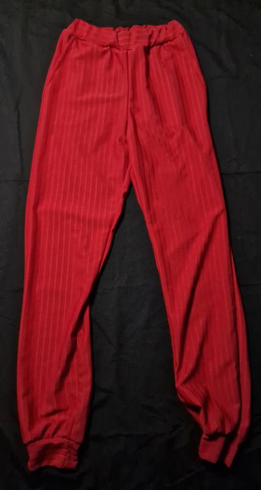 Îmbrăcăminte damă. Pantaloni. Blugi.