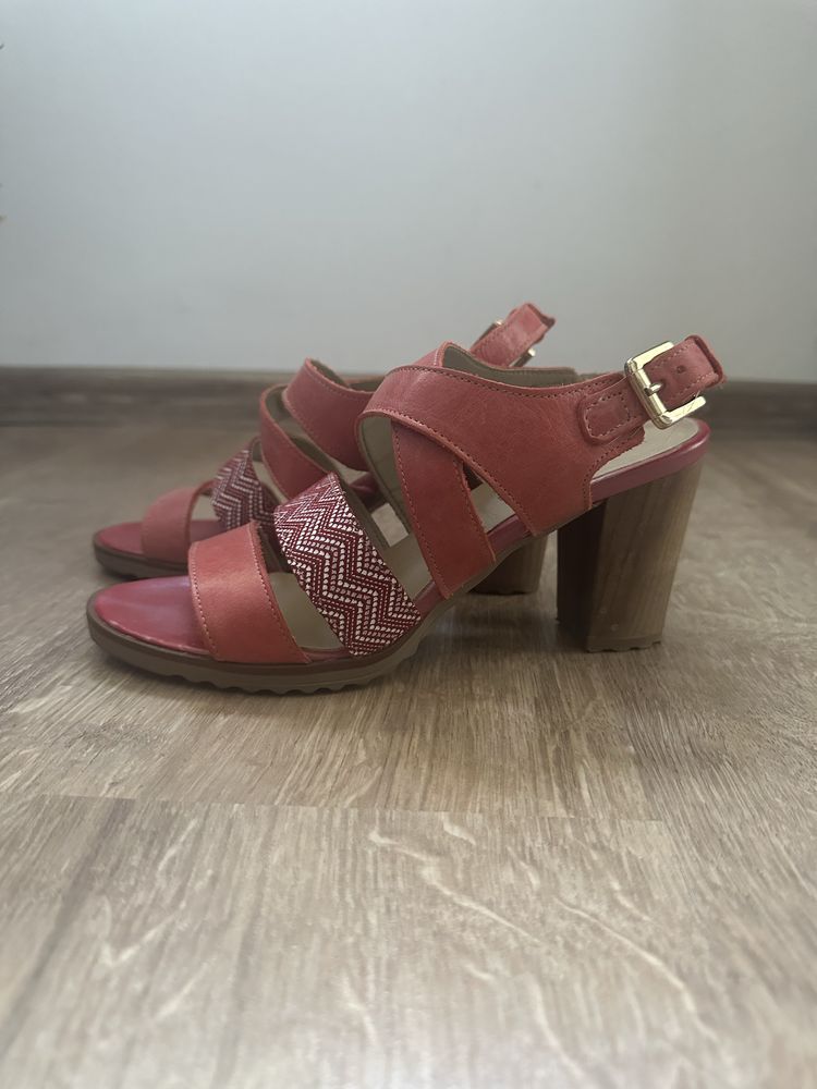 Sandale din piele roșii Rizzoli marimea 37