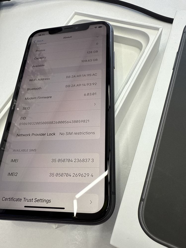 Iphone 11 128Gb Ca Nou la cutie  baterie 94% cu MDM