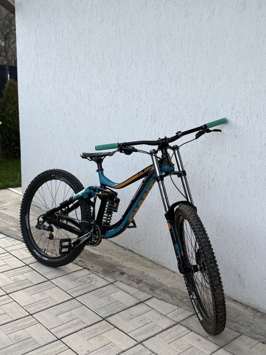 Giant Glory 2016 downhill nu canyon ,specailzed, propain,mondraker,