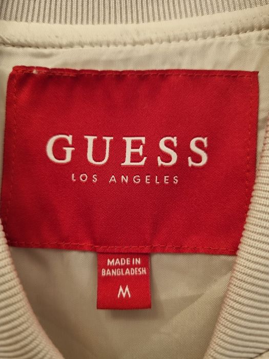 Guess кремаво бомбър яке