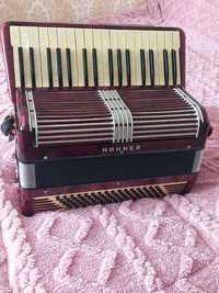 Vând acordeon hohner 80 basi