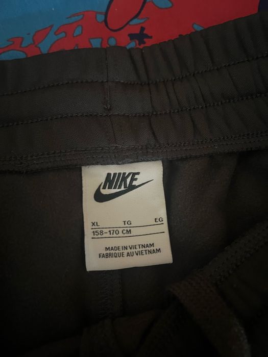 Оригинално долнище Nike