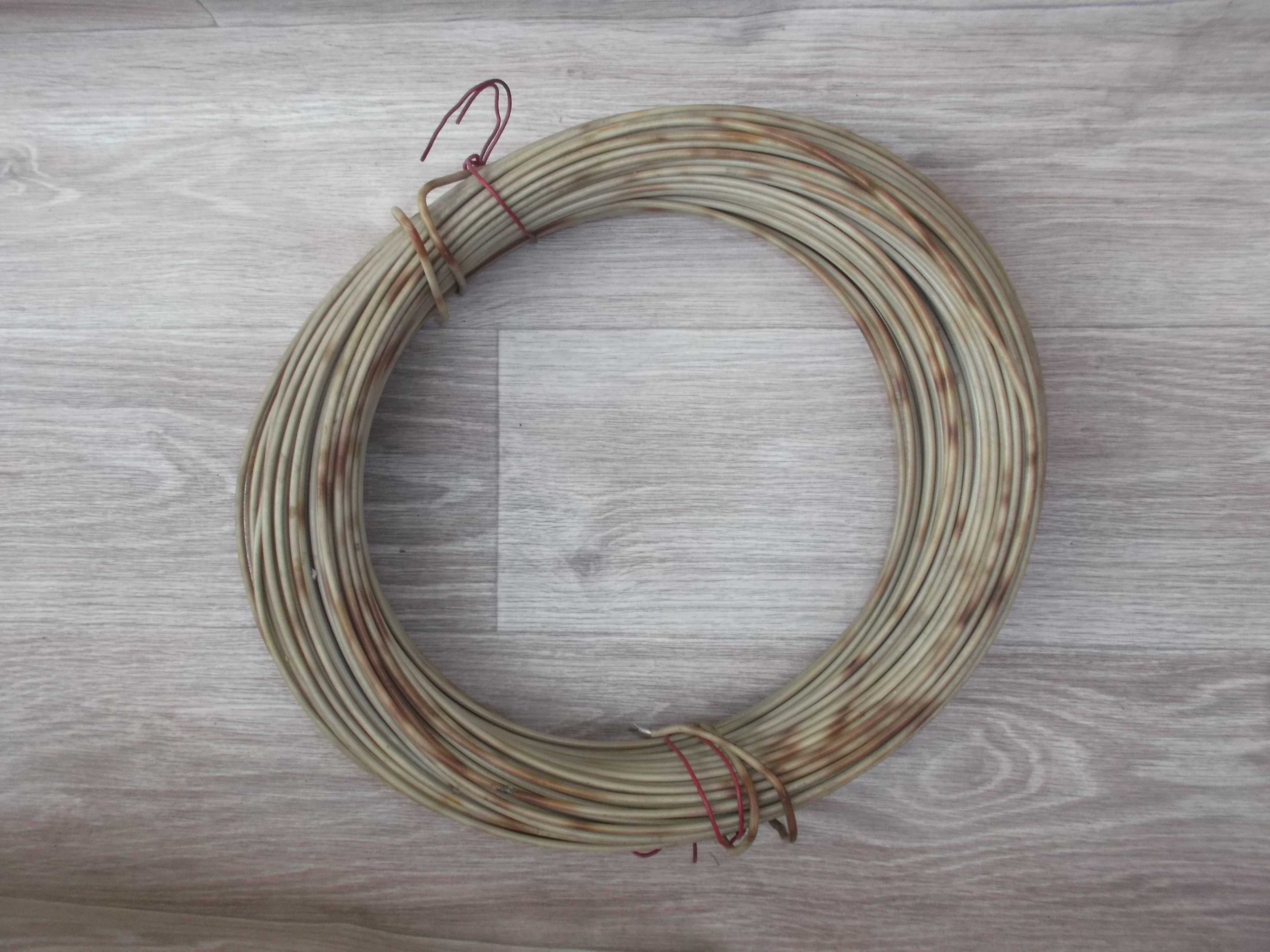 Проволока провода кабель d=0,5 см.