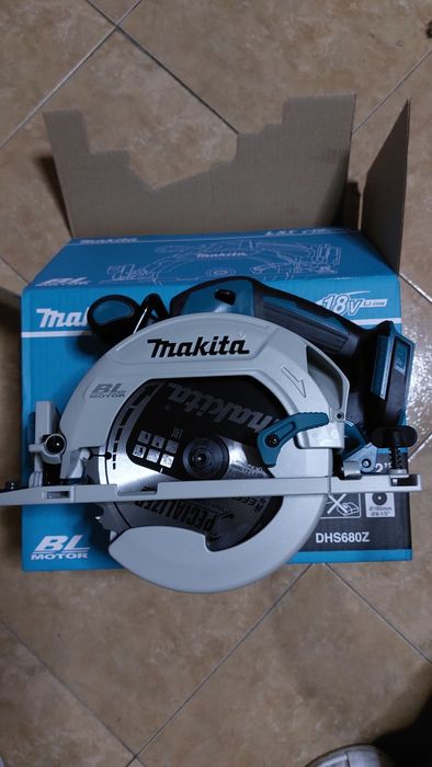 Fierastrau circular pe acumulator Makita DHS680Z