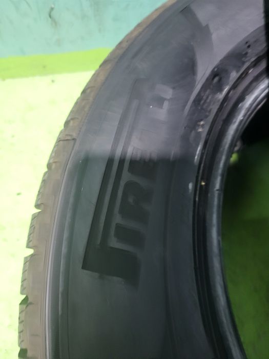 2 бр зимни 235/65/17 Pirelli