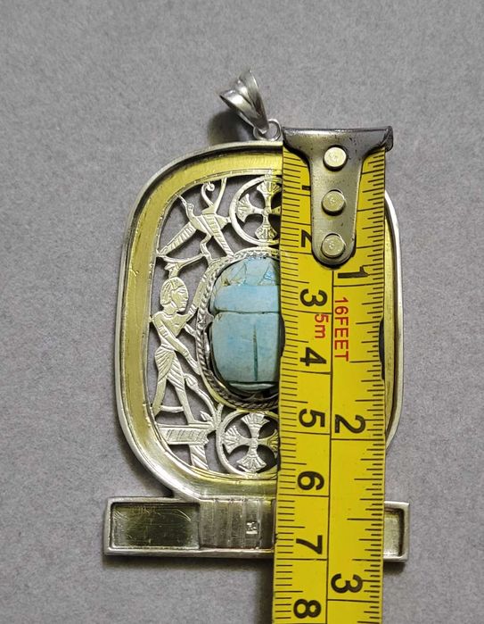 Medalion egiptean antic din argint cu scarabeu si Hieroglife, ArtDeco