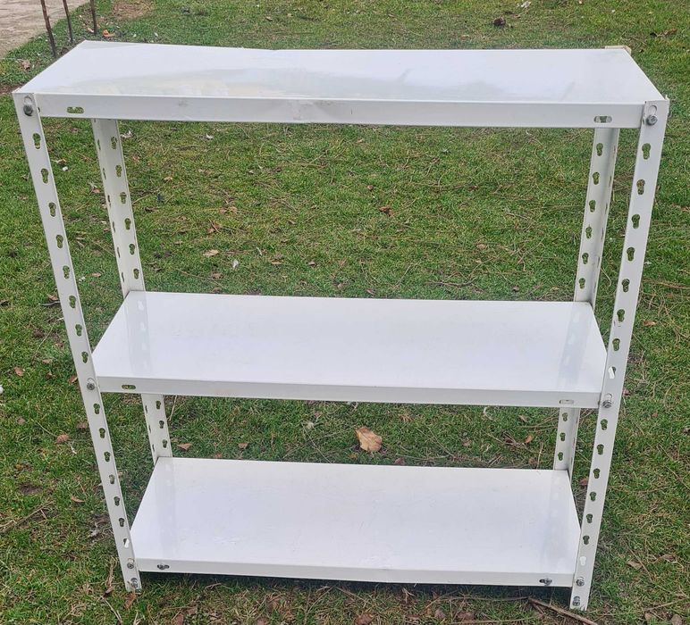 Masa universala cu 3 etajere