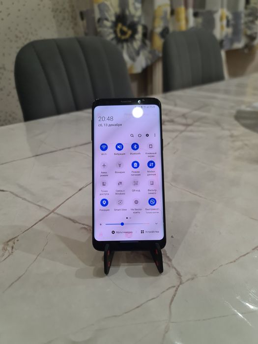 Самсунг С9 продам