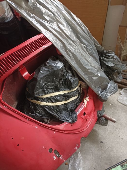 Vând Volkswagen Beetle