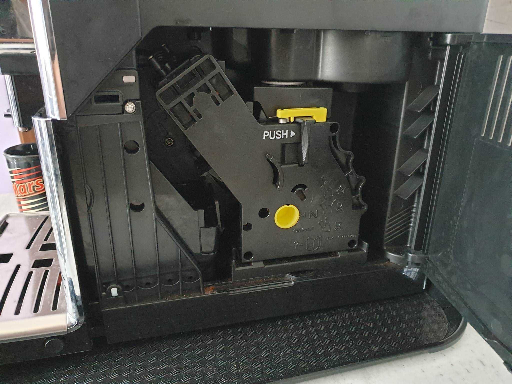 Philips Series 5000, 5 напитки, Вградена канa