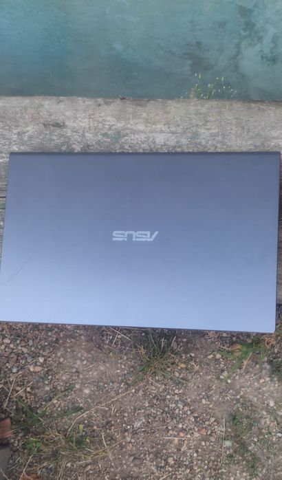 Vând laptop ASUS