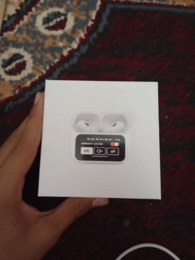 Airpods самый последний модель с экранов идеальном состаяние