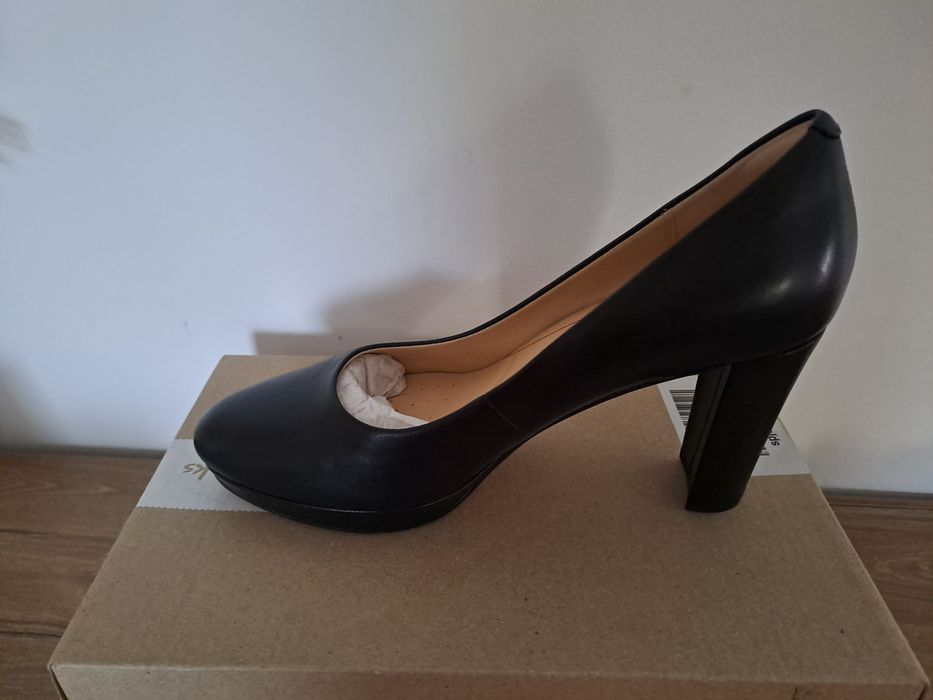 Pantofi Clarks negri piele39