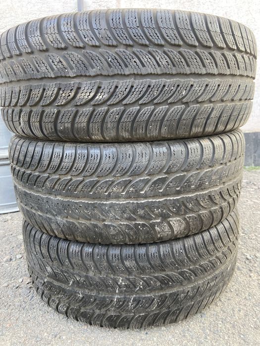 Три штуки зимние шины 205/55/16 205/55R16.