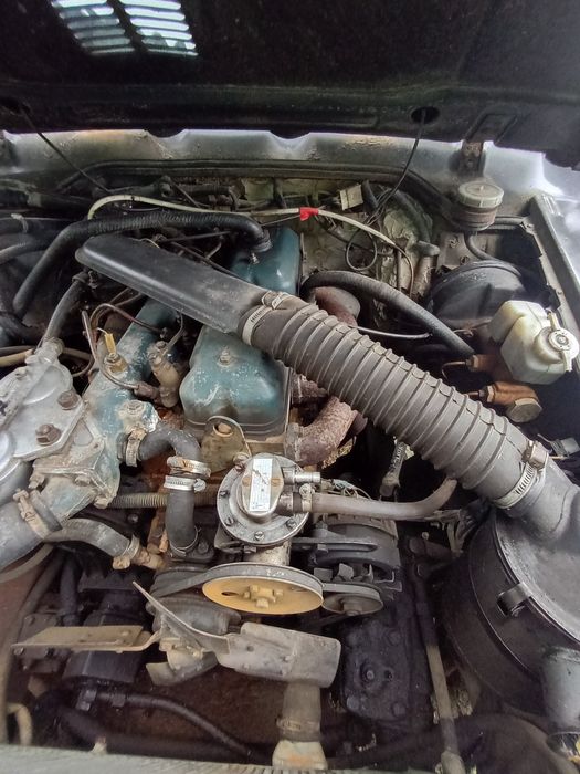 Vând ARO camionetă