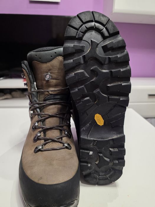Обувки  Lowa Tibet GTX