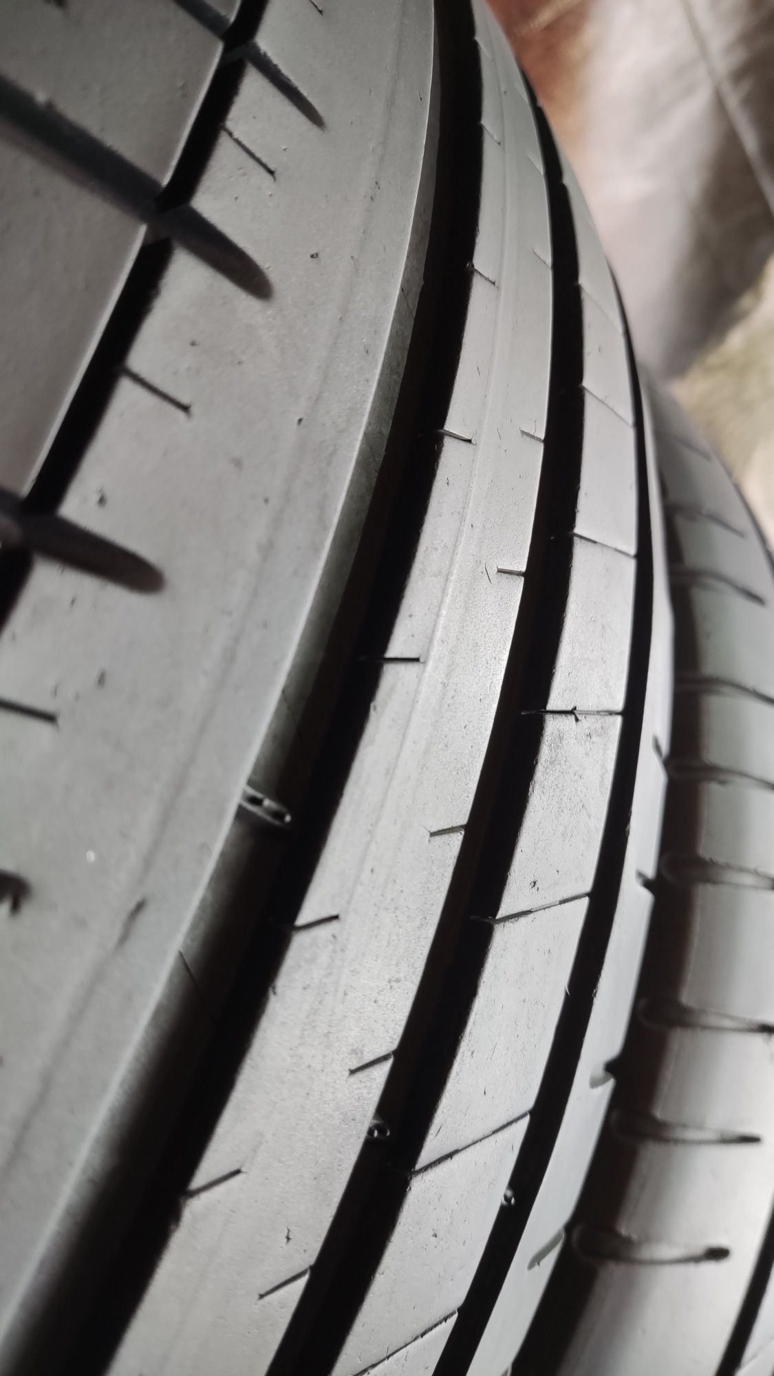 2бр летни гуми 235/45/18 Michelin Pilot Sport 3 
6.9 mm грайфер 
Много