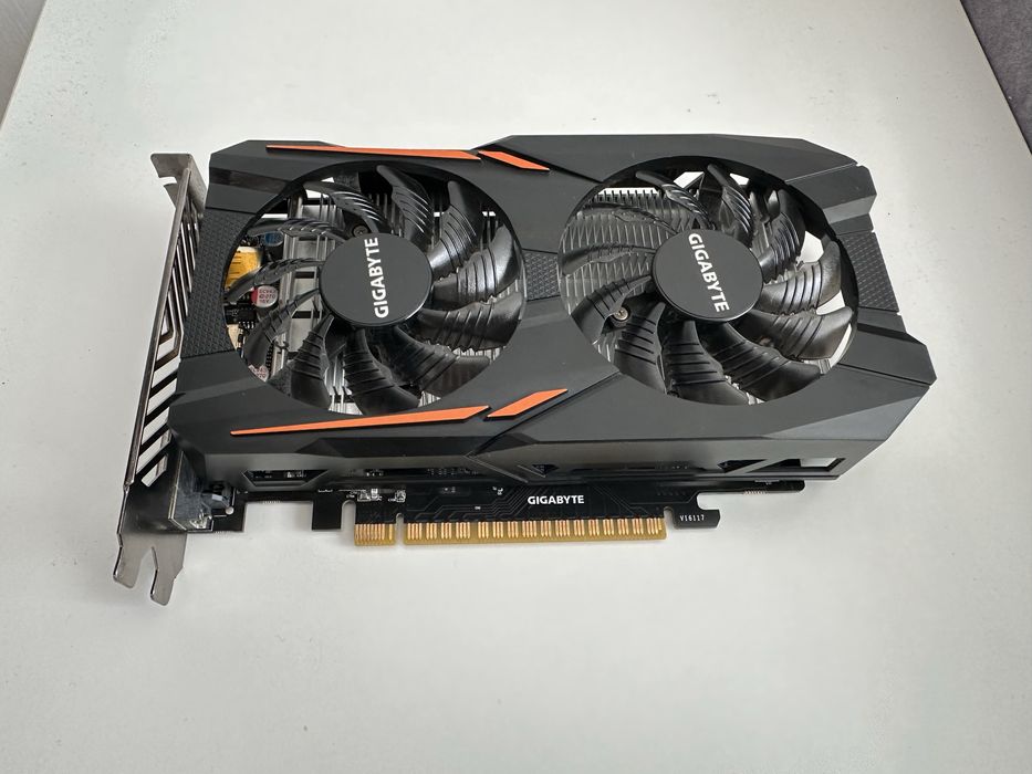 Продам видеокарту GTX 1050 OC