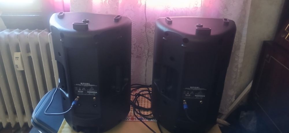 Boxe Behringer B212 + Statie