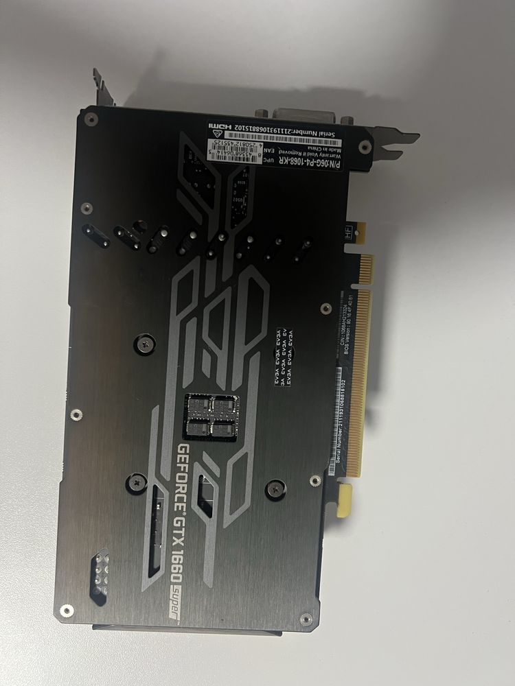 RTX 1660 SUPER EVGA перфектна карта като нова