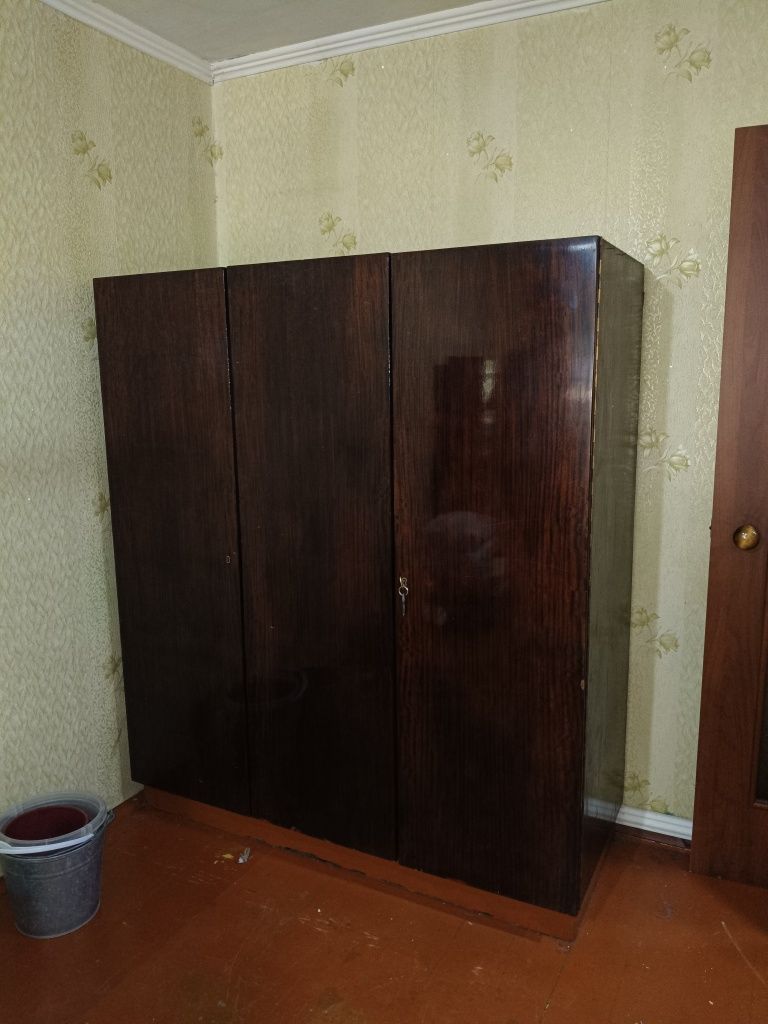 Шифоньер советский