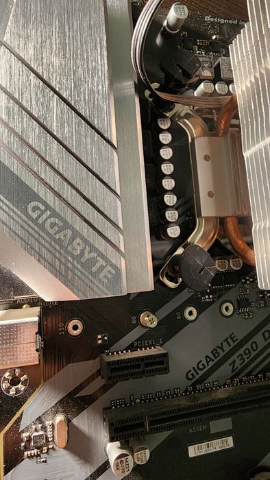 Продам кейс core i7 9700k, Gigabyte z390, ram ddr4 32 gb