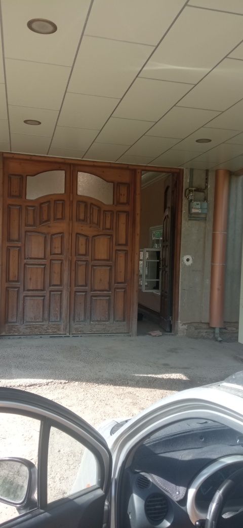 U4astka sotiladi.