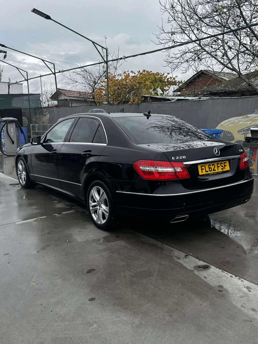 Vand sau schimb Mercedes E class 2012
