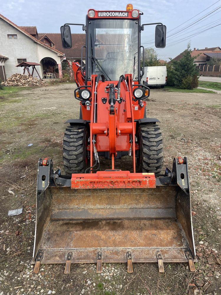 Buldoexcavator articulat Eurocomach E245