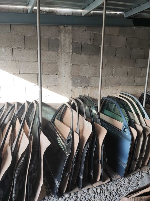 Врати - врата  от седан и комби предни и задни за Мерцедес