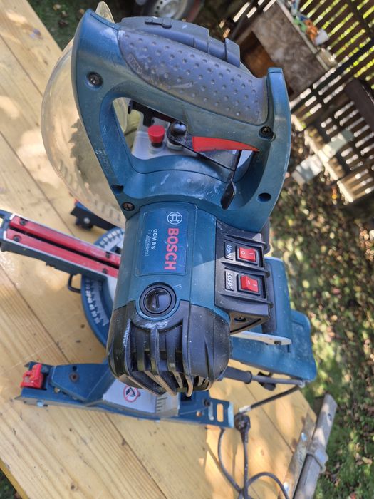 Circular de banc bosch GCM 8S